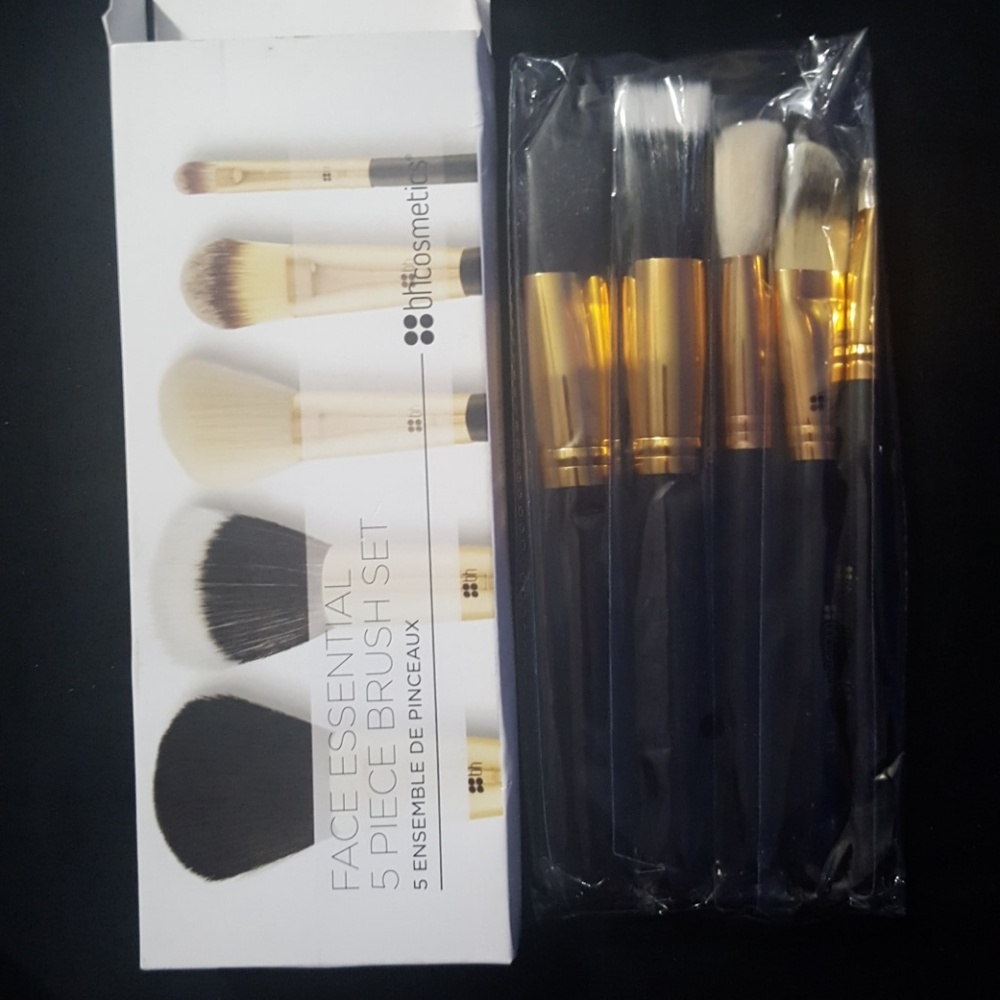 Bh cosmetics face brushes